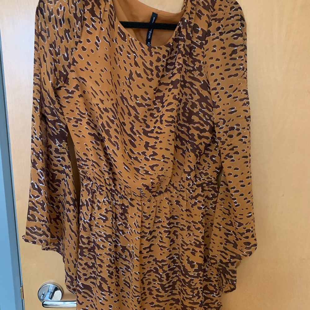 Leopard dress with synched waist and flared sleeve